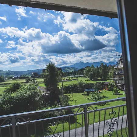 Pod Hawraniem Pokoje Z Widokiem Na Tatry Ski & Bike Friendly Jurgow בית הארחה 3*