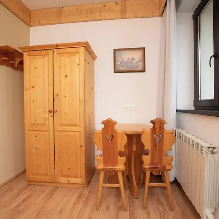 Πανσιόν Pod Hawraniem Z Widokiem Na Tatry & Bike Friendly 3*